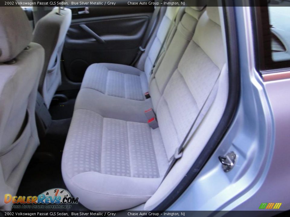 2002 Volkswagen Passat GLS Sedan Blue Silver Metallic / Grey Photo #14