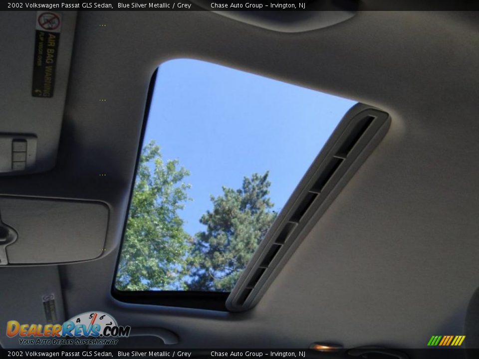 2002 Volkswagen Passat GLS Sedan Blue Silver Metallic / Grey Photo #21