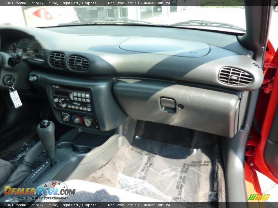 2001 Pontiac Sunfire GT Coupe Bright Red / Graphite Photo #20