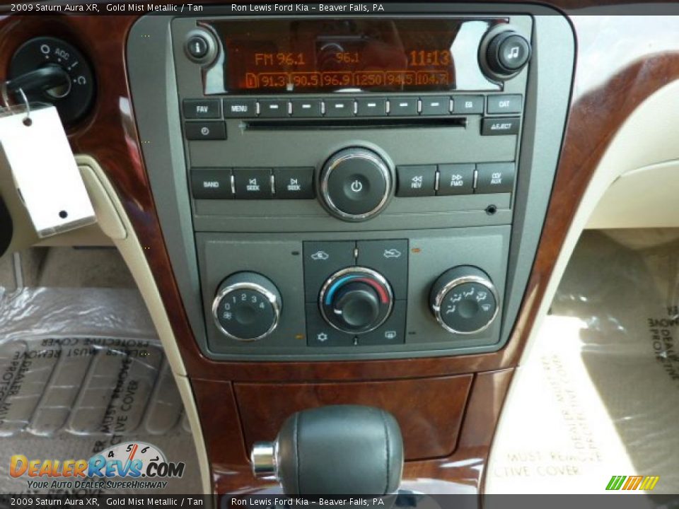 2009 Saturn Aura XR Gold Mist Metallic / Tan Photo #23
