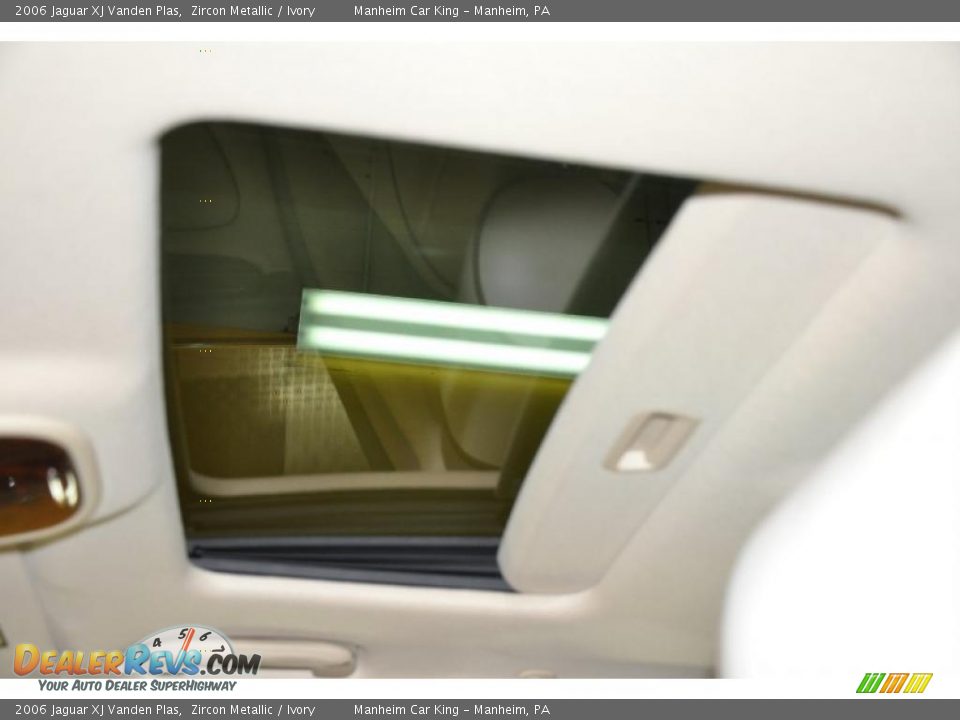 2006 Jaguar XJ Vanden Plas Zircon Metallic / Ivory Photo #12