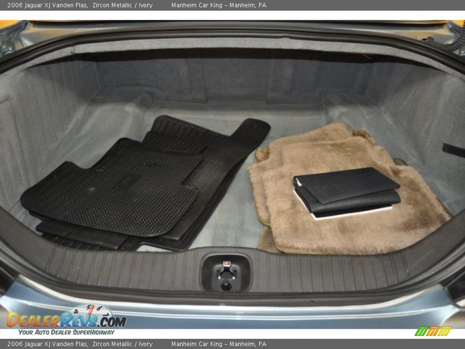 2006 Jaguar XJ Vanden Plas Zircon Metallic / Ivory Photo #16