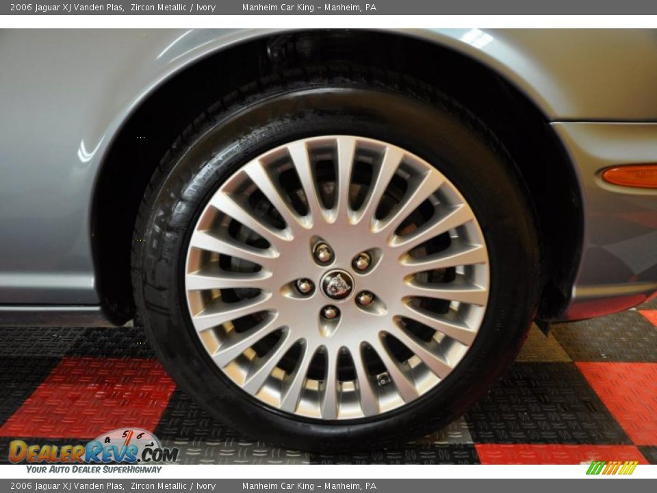 2006 Jaguar XJ Vanden Plas Zircon Metallic / Ivory Photo #19