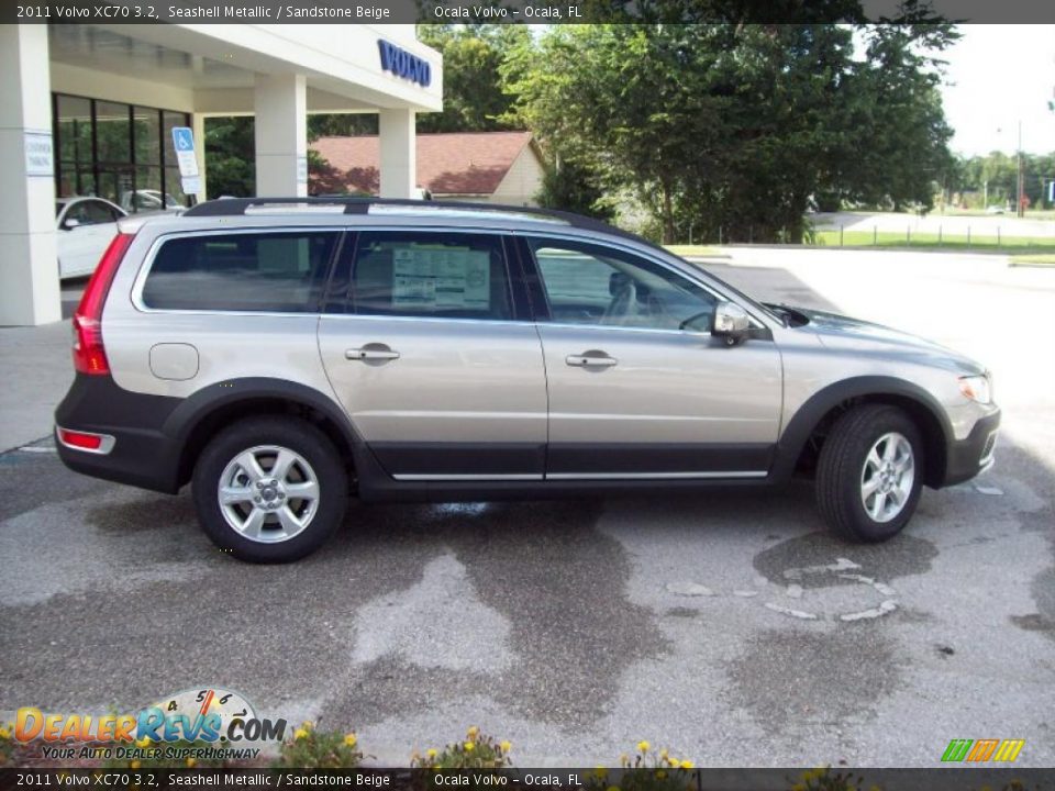 2011 Volvo XC70 3.2 Seashell Metallic / Sandstone Beige Photo #4