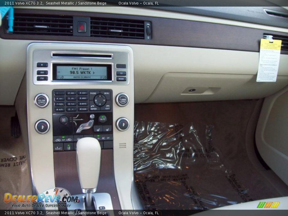 2011 Volvo XC70 3.2 Seashell Metallic / Sandstone Beige Photo #9