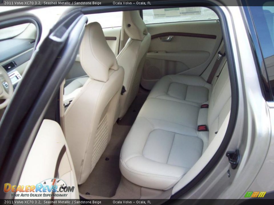 2011 Volvo XC70 3.2 Seashell Metallic / Sandstone Beige Photo #11