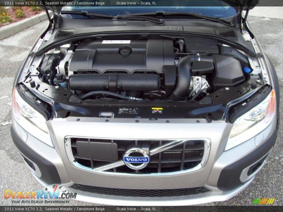 2011 Volvo XC70 3.2 Seashell Metallic / Sandstone Beige Photo #12
