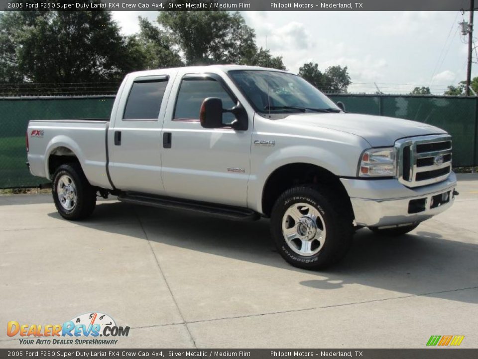 2005 Ford F250 Super Duty Lariat FX4 Crew Cab 4x4 Silver Metallic / Medium Flint Photo #1