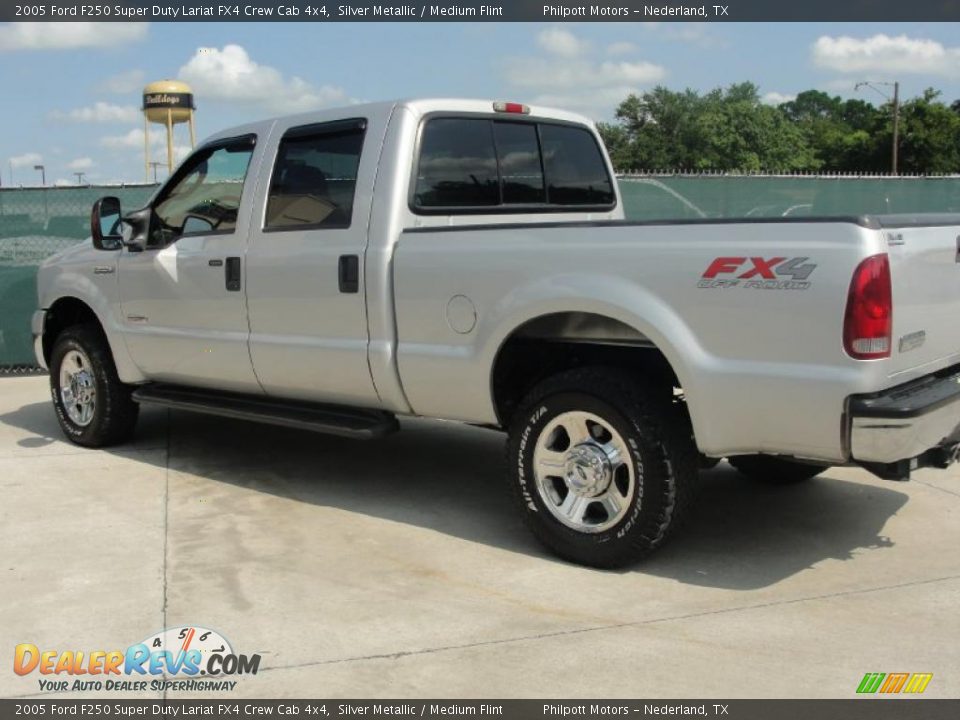 2005 Ford F250 Super Duty Lariat FX4 Crew Cab 4x4 Silver Metallic / Medium Flint Photo #5