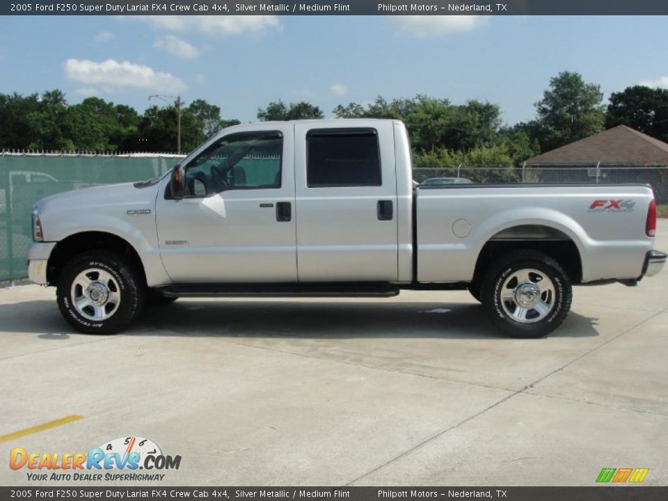 2005 Ford F250 Super Duty Lariat FX4 Crew Cab 4x4 Silver Metallic / Medium Flint Photo #6