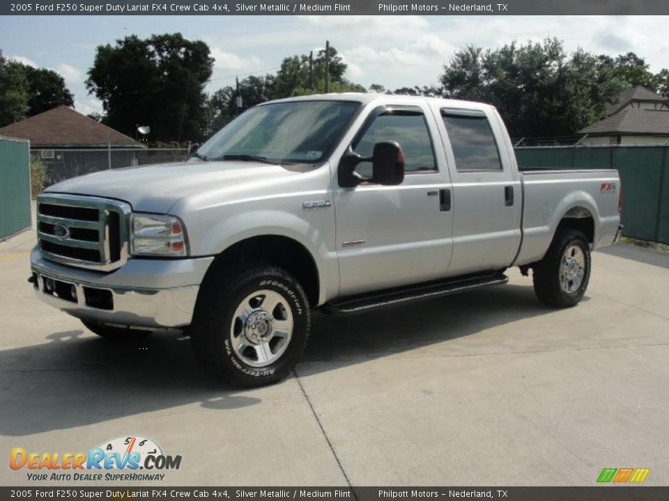 2005 Ford F250 Super Duty Lariat FX4 Crew Cab 4x4 Silver Metallic / Medium Flint Photo #7
