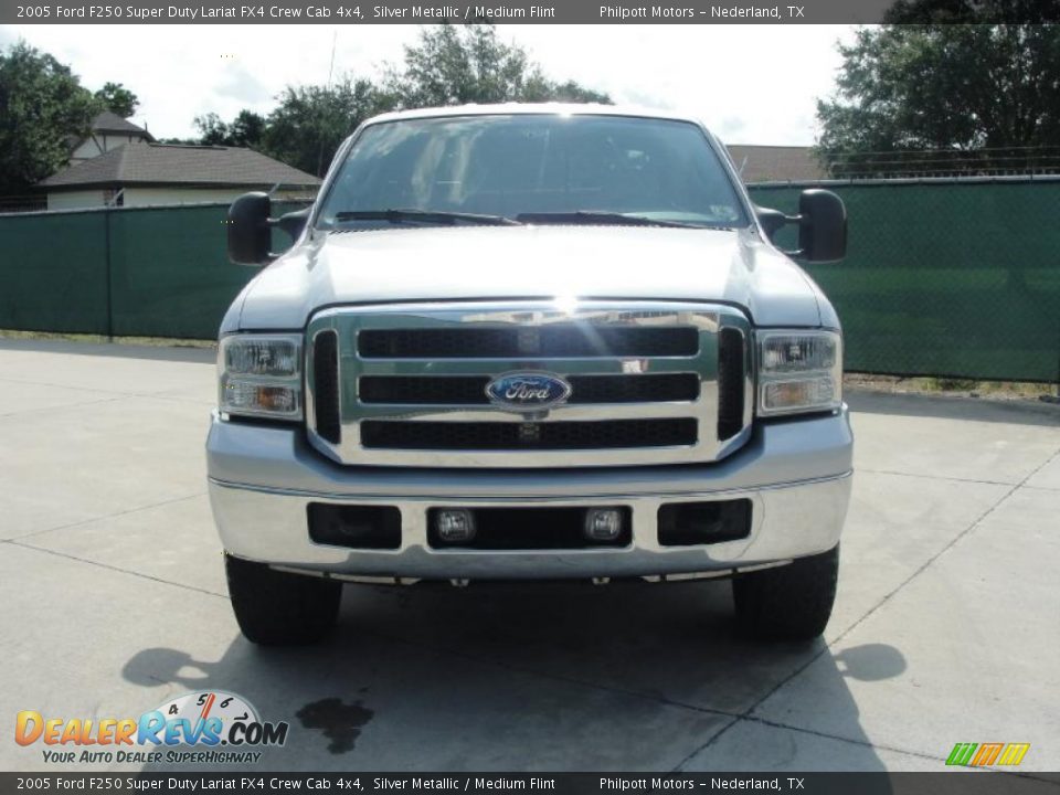 2005 Ford F250 Super Duty Lariat FX4 Crew Cab 4x4 Silver Metallic / Medium Flint Photo #8
