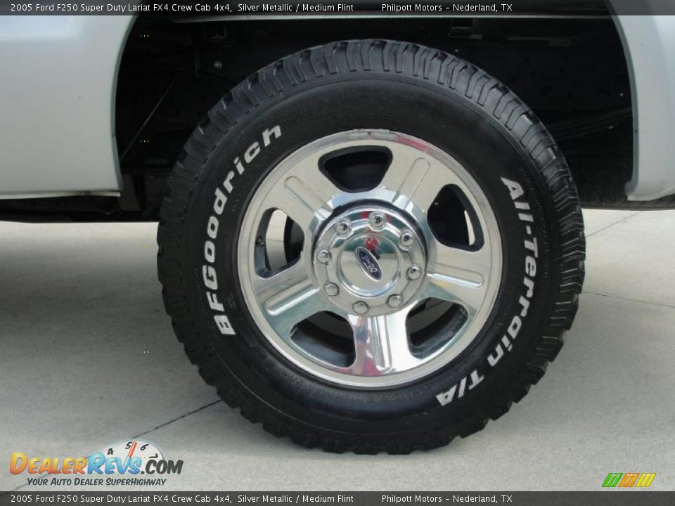 2005 Ford F250 Super Duty Lariat FX4 Crew Cab 4x4 Silver Metallic / Medium Flint Photo #15