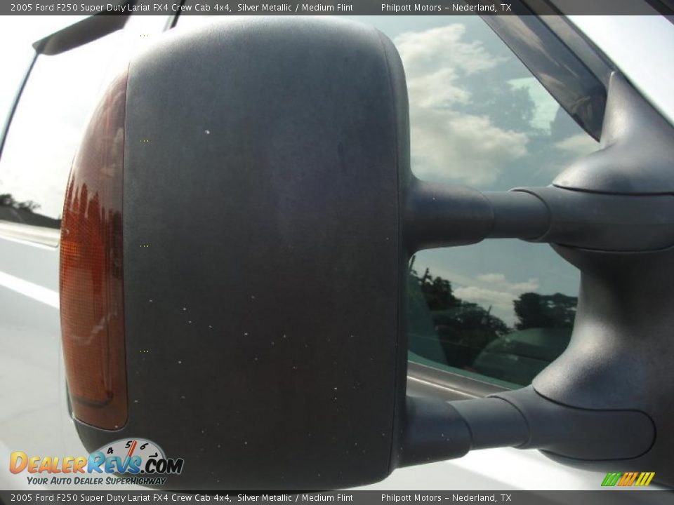 2005 Ford F250 Super Duty Lariat FX4 Crew Cab 4x4 Silver Metallic / Medium Flint Photo #20