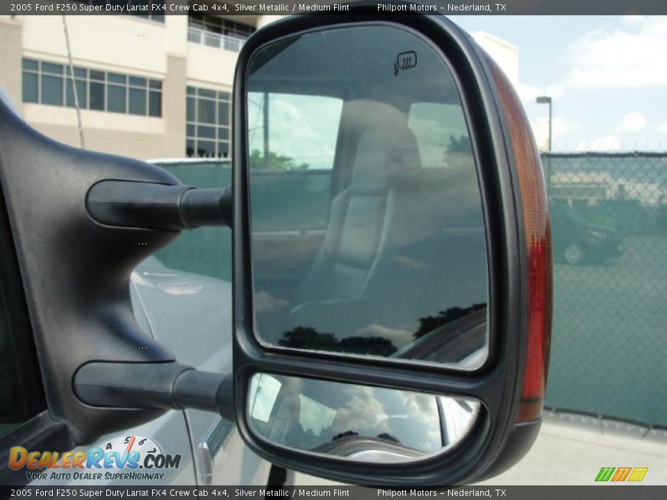 2005 Ford F250 Super Duty Lariat FX4 Crew Cab 4x4 Silver Metallic / Medium Flint Photo #21