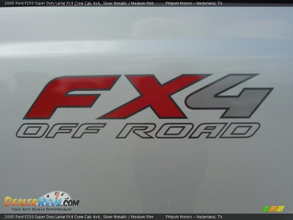 2005 Ford F250 Super Duty Lariat FX4 Crew Cab 4x4 Silver Metallic / Medium Flint Photo #22