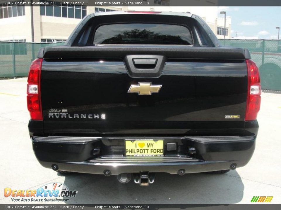 2007 Chevrolet Avalanche Z71 Black / Ebony Photo #4