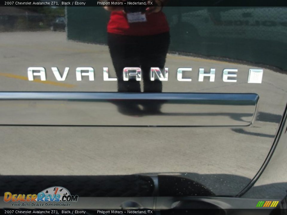 2007 Chevrolet Avalanche Z71 Black / Ebony Photo #17