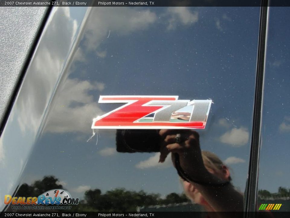 2007 Chevrolet Avalanche Z71 Black / Ebony Photo #20