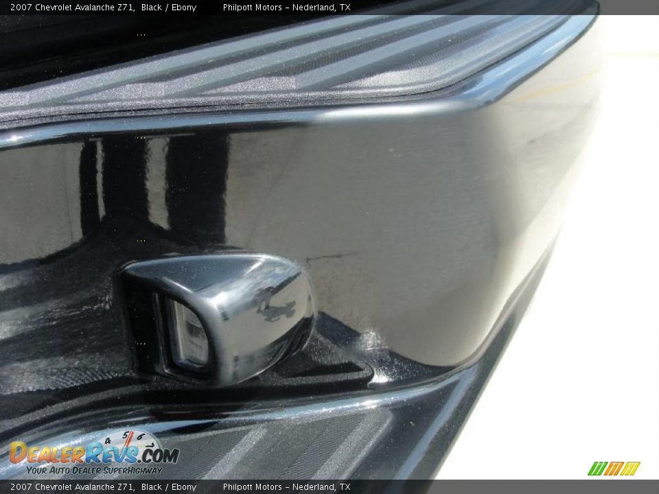 2007 Chevrolet Avalanche Z71 Black / Ebony Photo #25