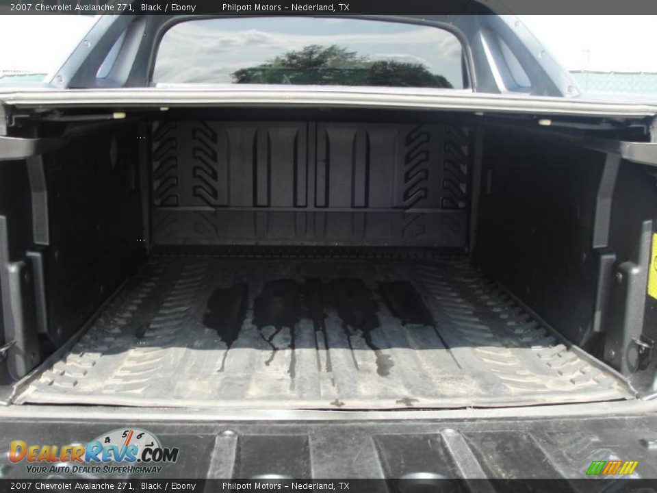 2007 Chevrolet Avalanche Z71 Black / Ebony Photo #26