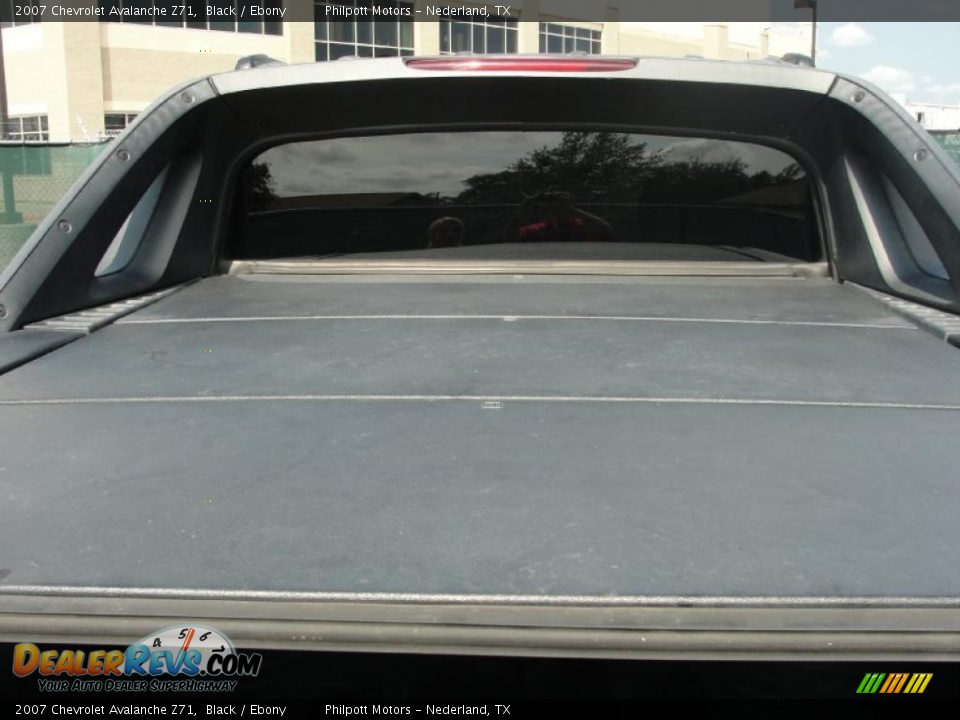 2007 Chevrolet Avalanche Z71 Black / Ebony Photo #27