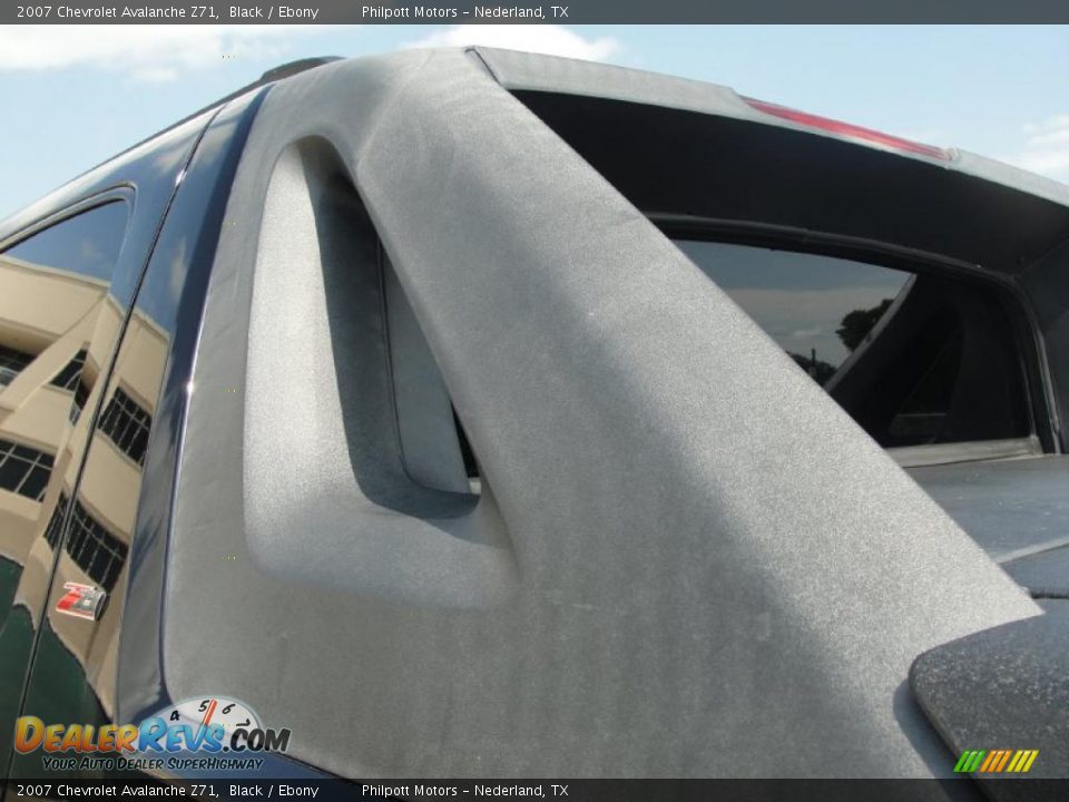 2007 Chevrolet Avalanche Z71 Black / Ebony Photo #28