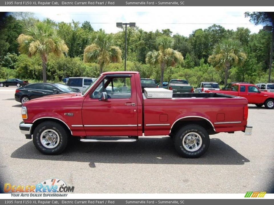 1995 Ford F150 XL Regular Cab Electric Currant Red Pearl / Red Photo #2