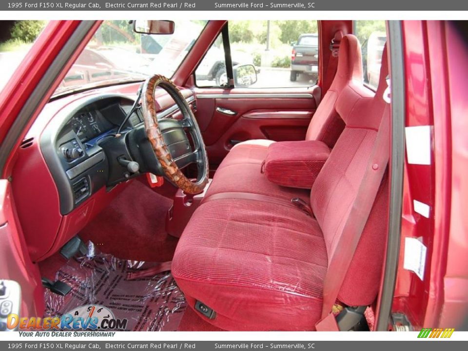 1995 Ford F150 XL Regular Cab Electric Currant Red Pearl / Red Photo #4