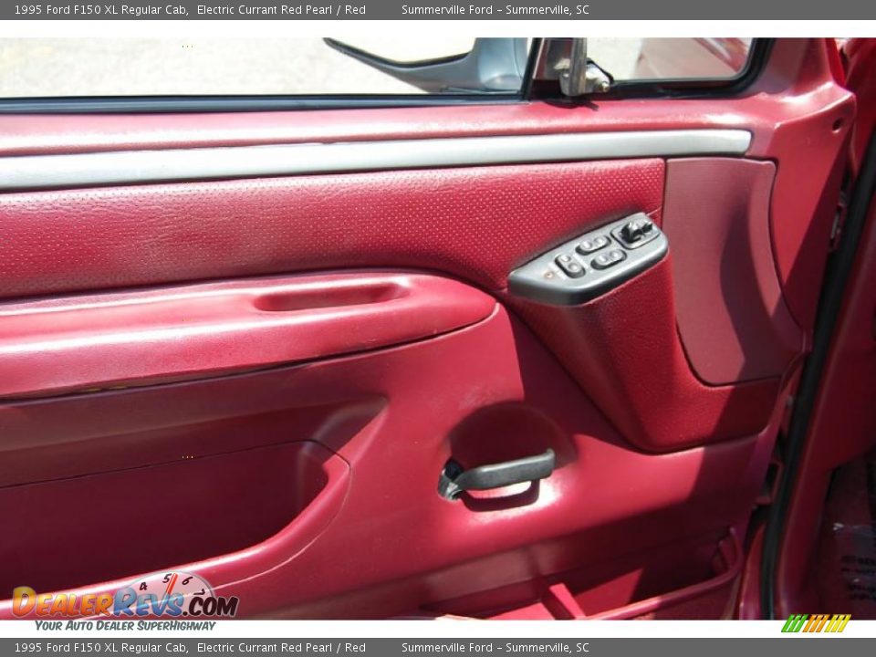 1995 Ford F150 XL Regular Cab Electric Currant Red Pearl / Red Photo #5