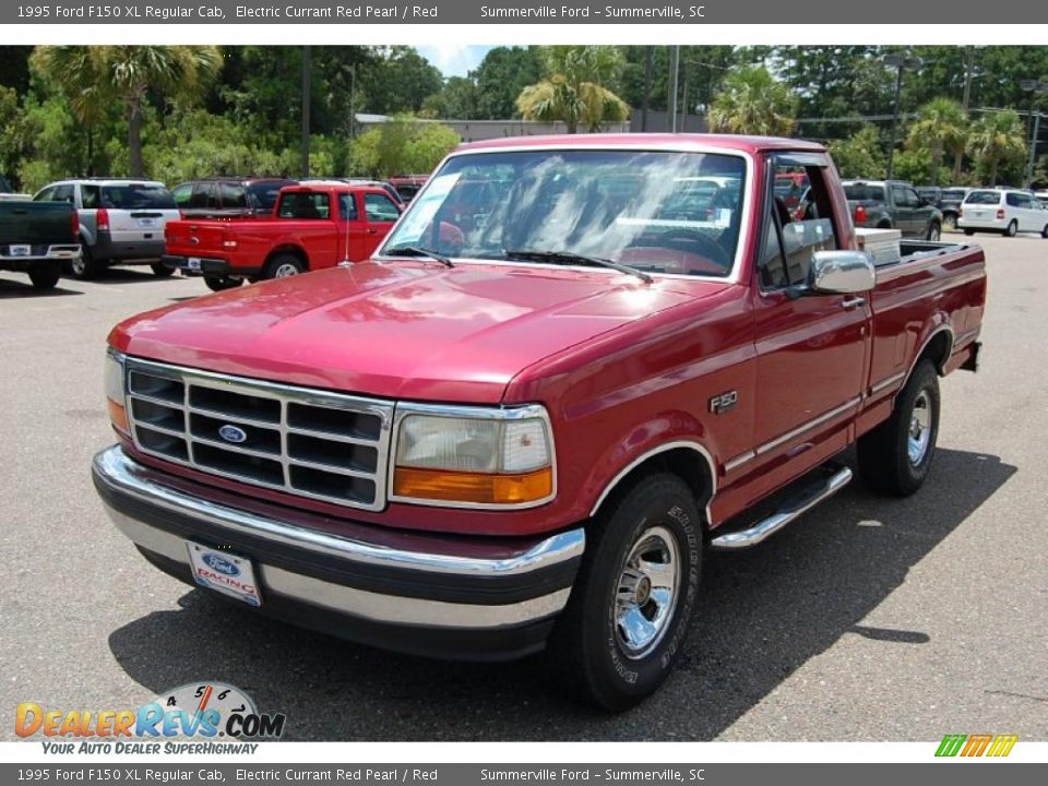 1995 Ford F150 XL Regular Cab Electric Currant Red Pearl / Red Photo #10