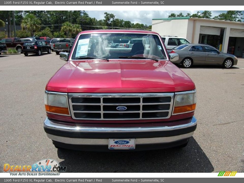 1995 Ford F150 XL Regular Cab Electric Currant Red Pearl / Red Photo #11