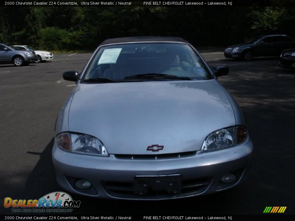 2000 Chevrolet Cavalier Z24 Convertible Ultra Silver Metallic / Neutral Photo #2