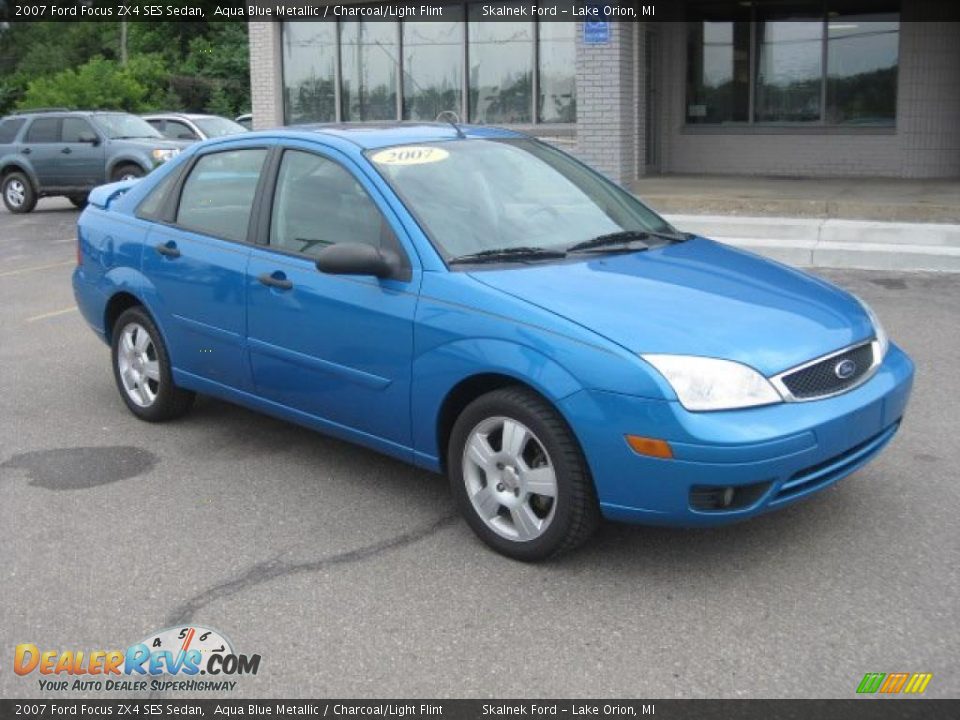 2007 Ford Focus ZX4 SES Sedan Aqua Blue Metallic / Charcoal/Light Flint Photo #8