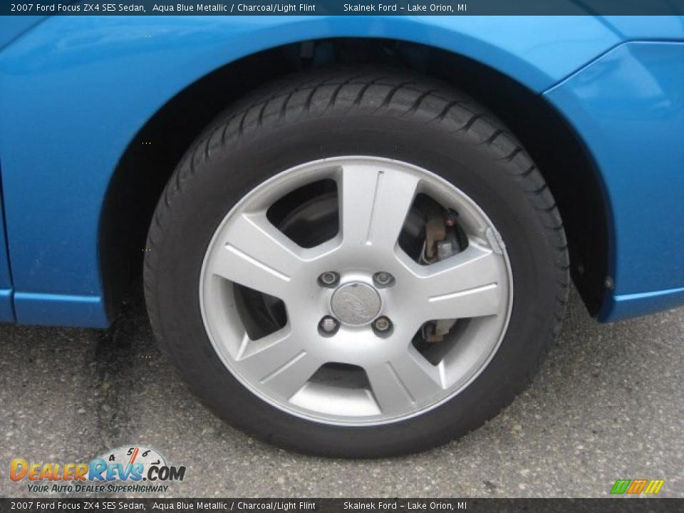 2007 Ford Focus ZX4 SES Sedan Aqua Blue Metallic / Charcoal/Light Flint Photo #9