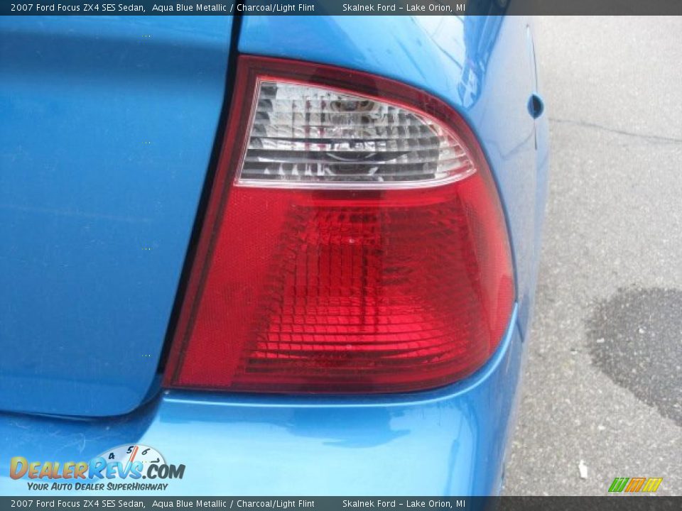 2007 Ford Focus ZX4 SES Sedan Aqua Blue Metallic / Charcoal/Light Flint Photo #15