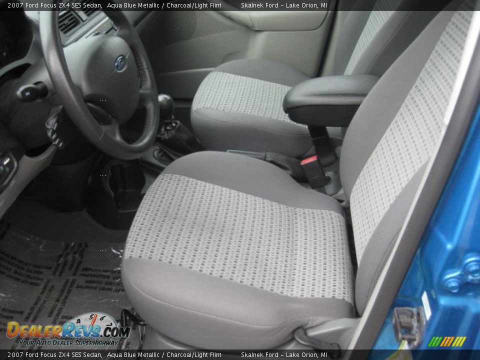 2007 Ford Focus ZX4 SES Sedan Aqua Blue Metallic / Charcoal/Light Flint Photo #17