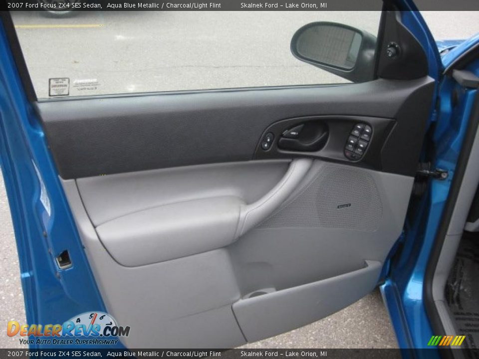 2007 Ford Focus ZX4 SES Sedan Aqua Blue Metallic / Charcoal/Light Flint Photo #19