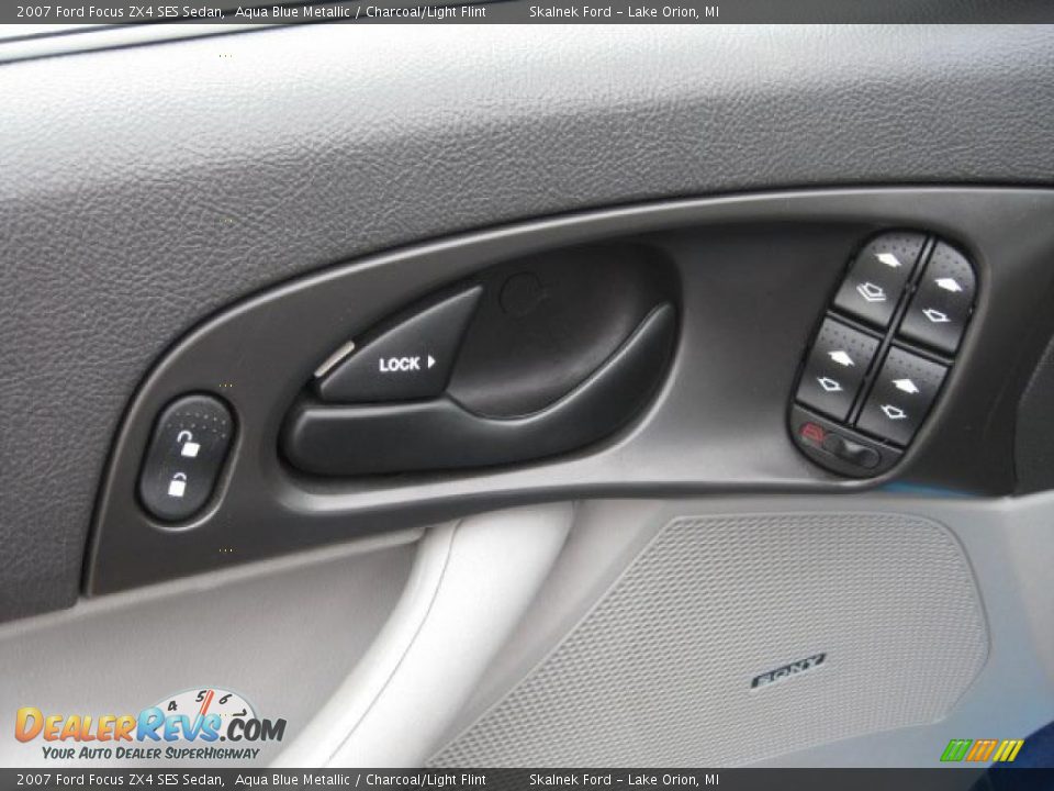 2007 Ford Focus ZX4 SES Sedan Aqua Blue Metallic / Charcoal/Light Flint Photo #20