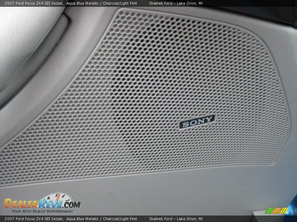 2007 Ford Focus ZX4 SES Sedan Aqua Blue Metallic / Charcoal/Light Flint Photo #21