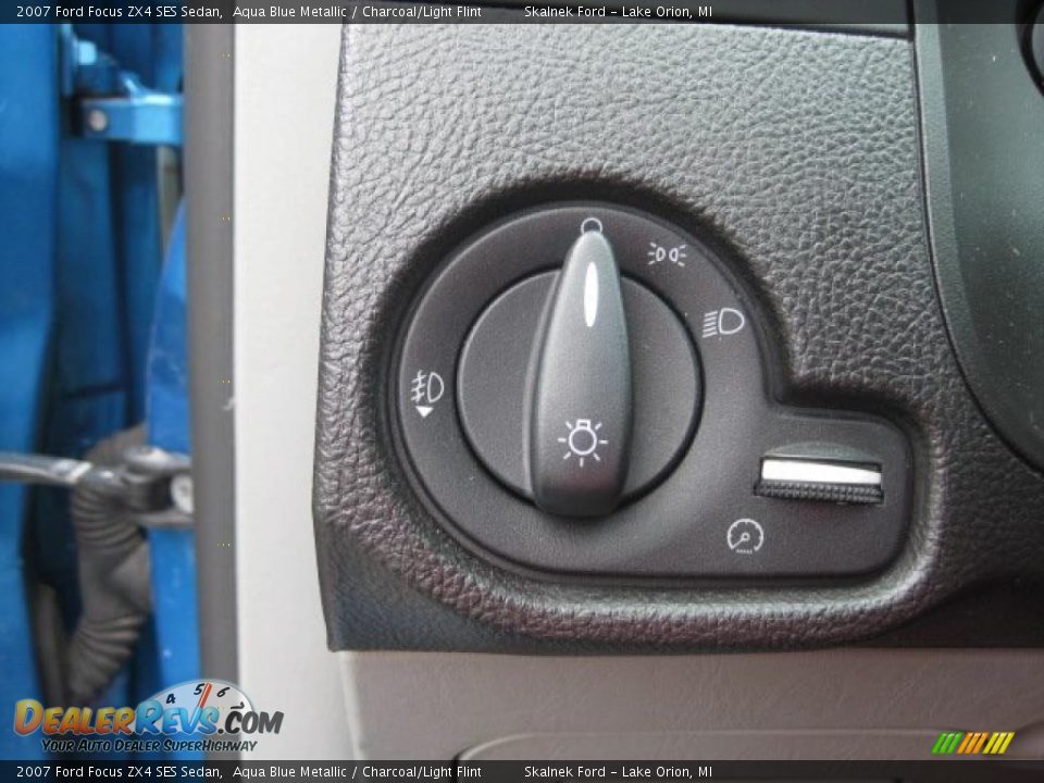 2007 Ford Focus ZX4 SES Sedan Aqua Blue Metallic / Charcoal/Light Flint Photo #22