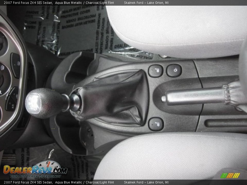2007 Ford Focus ZX4 SES Sedan Aqua Blue Metallic / Charcoal/Light Flint Photo #27