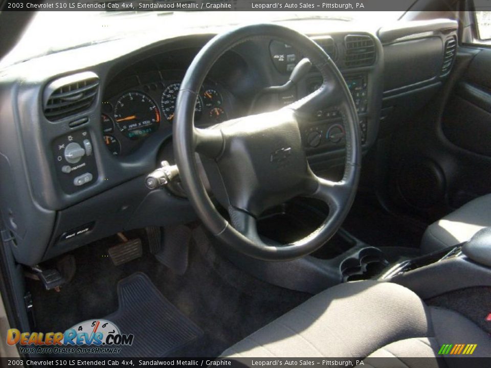 2003 Chevrolet S10 LS Extended Cab 4x4 Sandalwood Metallic / Graphite Photo #11