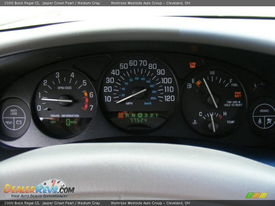 2000 Buick Regal GS Jasper Green Pearl / Medium Gray Photo #17