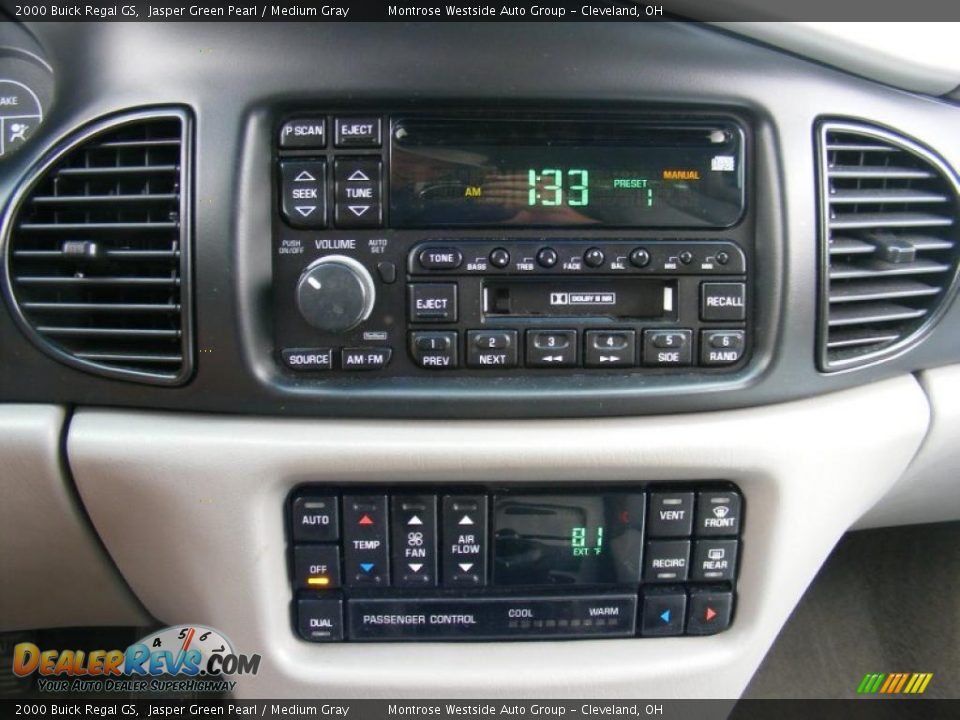 2000 Buick Regal GS Jasper Green Pearl / Medium Gray Photo #19