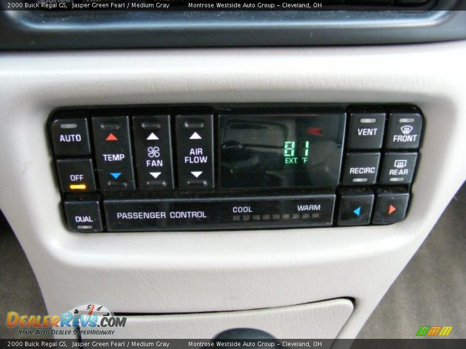 2000 Buick Regal GS Jasper Green Pearl / Medium Gray Photo #21