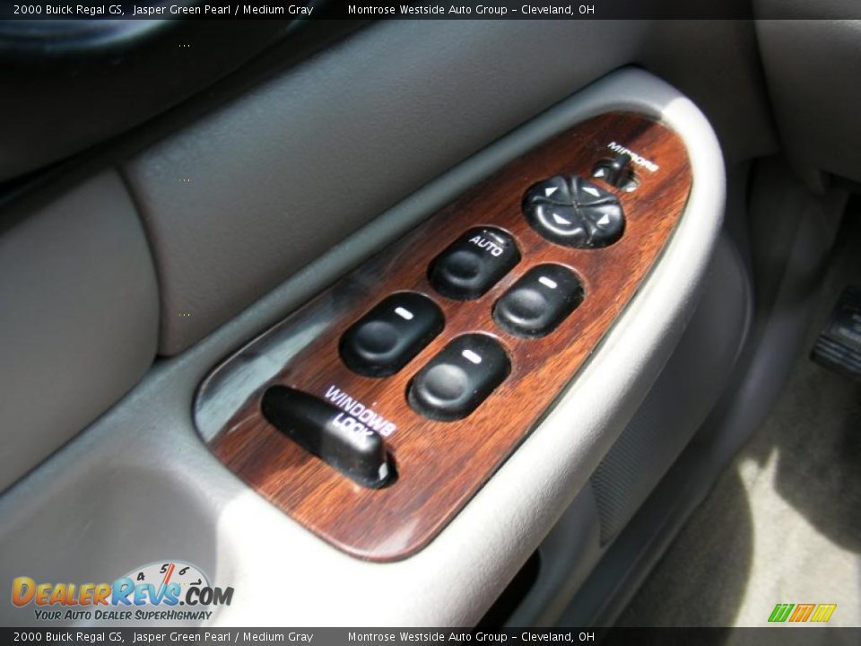 2000 Buick Regal GS Jasper Green Pearl / Medium Gray Photo #23
