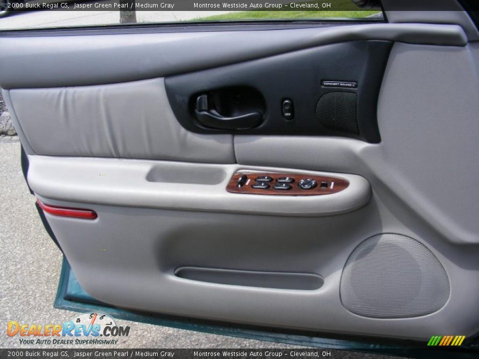 2000 Buick Regal GS Jasper Green Pearl / Medium Gray Photo #24