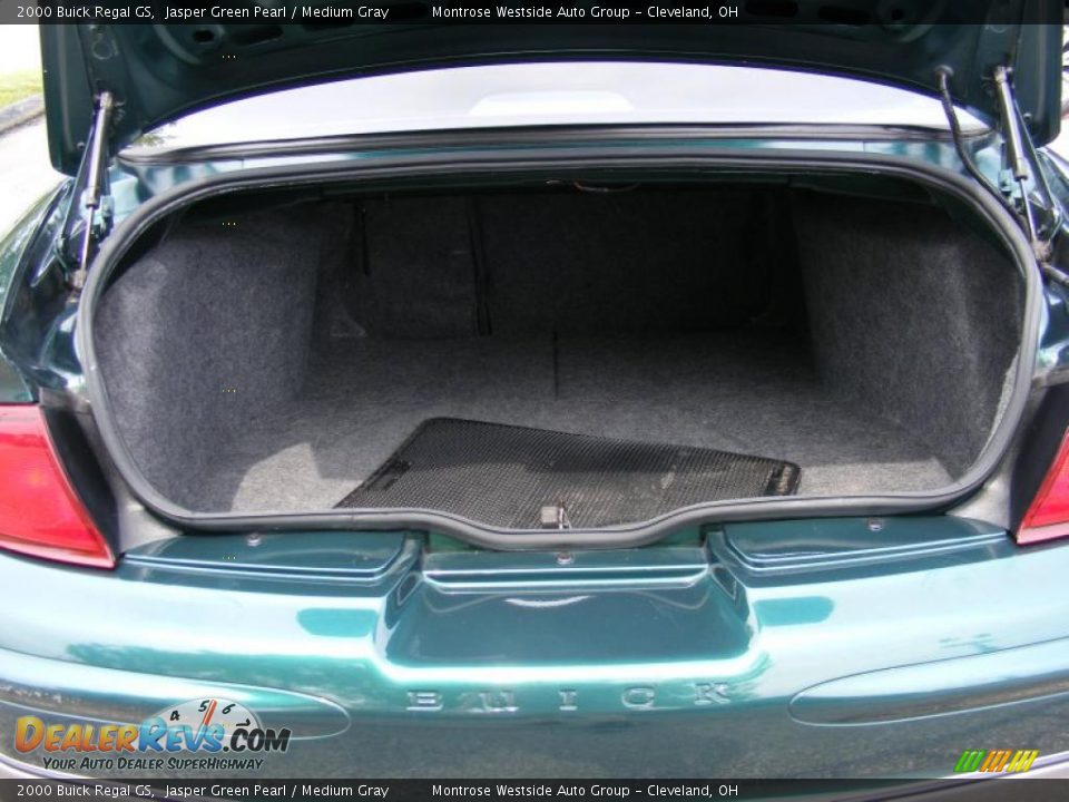 2000 Buick Regal GS Jasper Green Pearl / Medium Gray Photo #26