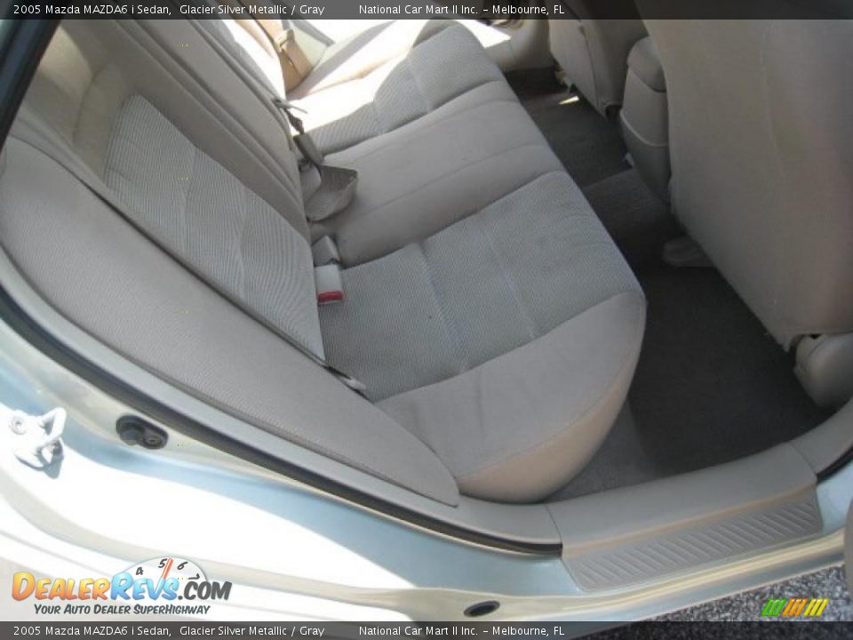2005 Mazda MAZDA6 i Sedan Glacier Silver Metallic / Gray Photo #21